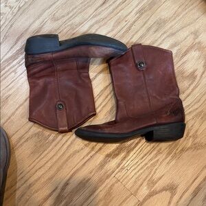 Frye Melissa Button Short Brown Boot 3.5 Kids
